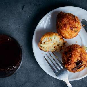 Bolinhos de arroz: aprenda receita com poucos ingredientes na airfryer