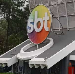 Repórter do SBT é atropelada ao vivo por carro durante telejornal