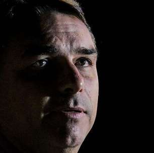 Vazamento 'bombástico' ameaça candidatura de Flávio Bolsonaro, diz a revista The Economist