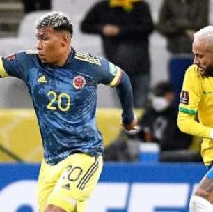 Fora da Copa, atacante colombiano acaba com técnico: 'Não sabe um c...'