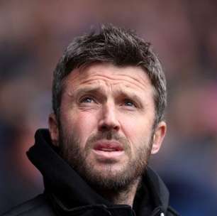 Manchester United encaminha acordo para efetivar Carrick no comando
