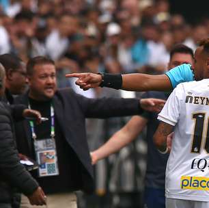 Neymar explica polêmica em substituição: 'Deu na cabeça do árbitro de me tirar do jogo'