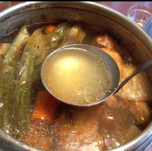 Os benefícios do caldo de ossos para a saúde