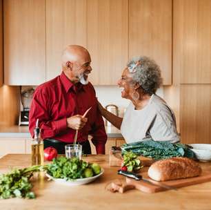 O grande erro na sua dieta após os 50: 5 alimentos indicados por Harvard que você não deve ignorar para viver mais