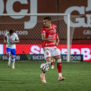 Vila Nova: Bruno Xavier revela noites de choro em recuperação de lesão e emociona torcida