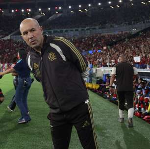 Jardim critica expulsão de Carrascal após derrota do Flamengo para Palmeiras