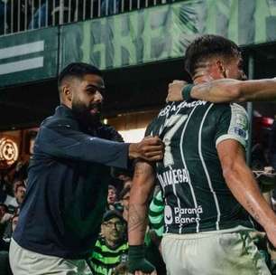 Tabela do Brasileirão: Coritiba vence Bahia por 3 a 2 e entra no G-6
