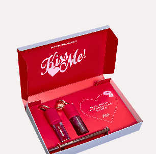 Kiss Me: Mari Maria aposta em kit bocão perfeito para o Dia dos Namorados!