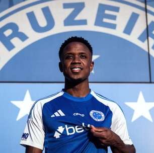Sinisterra permanece no Cruzeiro e assina contrato até 2028