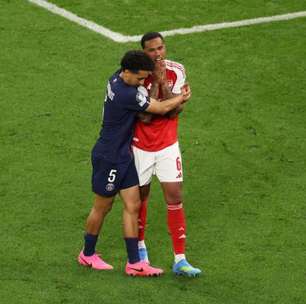 Marquinhos consola Magalhães após decisão da Champions e relembra drama da Copa
