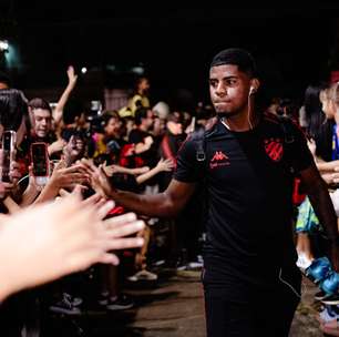 Após seis meses sem atuar, Fábio Matheus retorna ao Sport e recebe elogios de Márcio Goiano