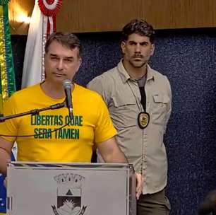 Sem provas, Flávio Bolsonaro diz que Lula enviou sinal a facções criminosas para executá-lo