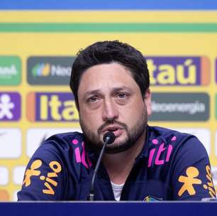 Arthur Elias retorna ao CT Joaquim Grava e destaca importância do Corinthians em sua carreira