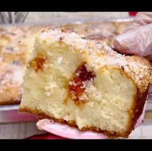 Bolo de cocada fofinho que derrete na boca, com um gostinho maravilhoso de receita de vó