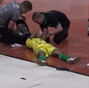 Jogador da Chapecoense é atingido por lâmpada durante partida do Catarinense