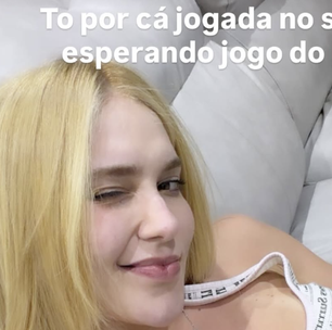Após receber buquê misterioso, Virginia acompanha jogo da Seleção Brasileira pela TV
