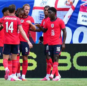 Tiroteio perto da base da Inglaterra na Copa deixa nove feridos