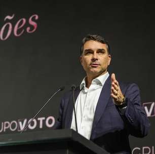 Flávio Bolsonaro volta a defender ação dos EUA sobre PCC e evita desgaste com Pix
