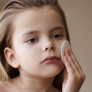 Febre do skincare infantil gera alerta: a busca perigosa de crianças pela "pele perfeita"