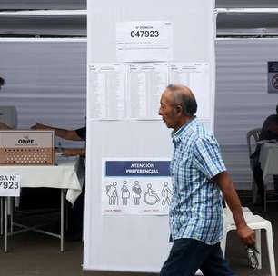 Peru tem disputa acirrada em eleição presidencial