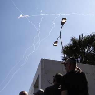 Houthis anunciam bloqueio à navegação israelense no Mar Vermelho