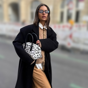 Parecem sapatilhas de balé, mas são Converse: esse novo tênis na cor 'canjica com amendoim' é ideal para mulheres elegantes combinarem com calça cotelê no inverno