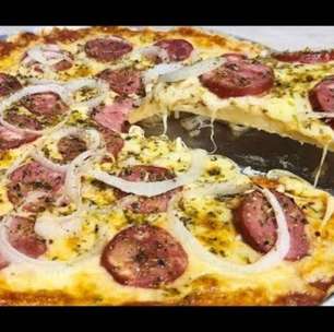 Massa caseira de pizza saborosa, fácil e rápida de preparar, perfeita para o jantar da família