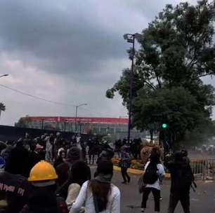 Protestos cercam abertura da Copa e geram confrontos nos arredores do Azteca