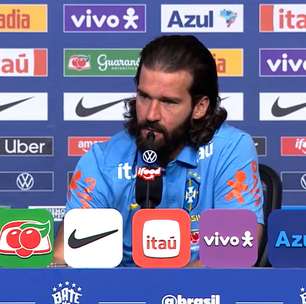 Alisson garante estar 100% fisicamente e defende ida de Weverton à Copa: 'Mérito dele'