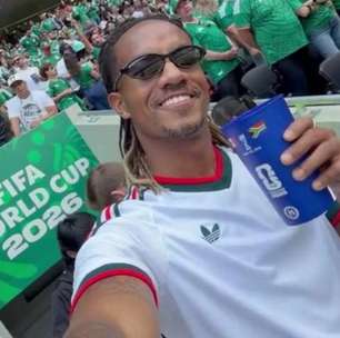 Carrillo acompanha abertura da Copa no México, mas evita camisa verde