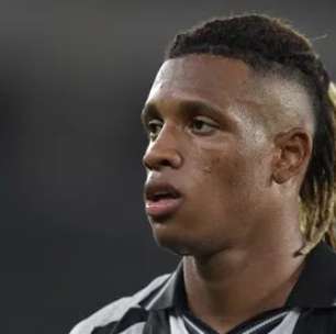 Após sondagem por Danilo, outro jogador do Botafogo pode estar de saída