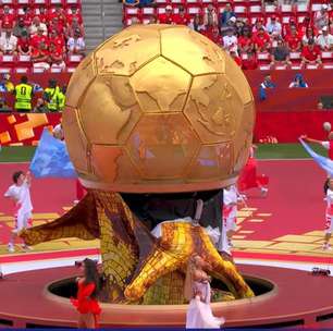 Taça gigante 'perde pano' durante a abertura da Copa no Canadá e internautas não perdoam: 'Deu ruim'