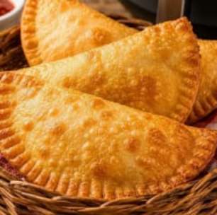 Pastel na airfryer: petisco fácil para o jogo do Brasil