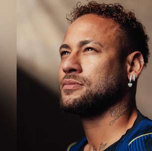 Fora do jogo, Neymar posta foto antes da estreia do Brasil na Copa: 'Prontos para os desafios'
