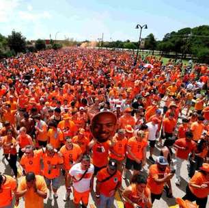 Torcida da Holanda faz festa em Dallas antes da estreia na Copa do Mundo