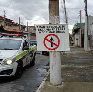 Vias paralelas à avenida Roberto Simonsen passam a ser de mão única no Jardim dos Ipês