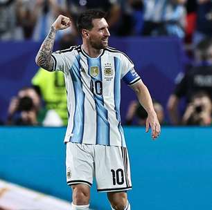 Messi dá show, entra para a história das Copas, e Argentina vence a Argélia