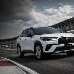 Toyota Corolla Cross 2027 ganha mais tecnologia e novo interior