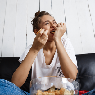 Comer rápido prejudica digestão e pode levar ao ganho de peso