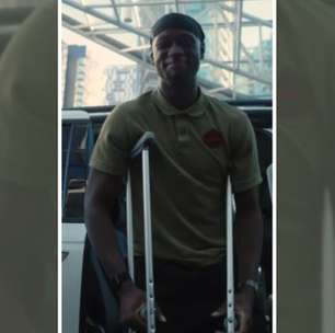 Jogador do Canadá ganha recepção calorosa após cirurgia na perna