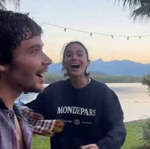 Bruna Marquezine usa moletom de R$ 960 da Mondepars em aniversário do marido de Sasha ao lado de Shawn Mendes