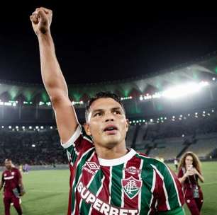 Hulk comemora volta de Thiago Silva ao Fluminense
