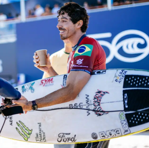 Yago Dora vence duelo brasileiro e avança à semifinal ao lado de Chumbinho no Vivo Rio Pro