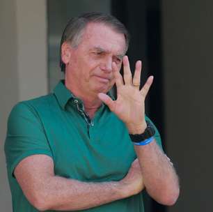Depoimento de Jair Bolsonaro sobre arma apreendida em blitz durou 5 minutos, diz defesa
