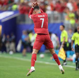 Cannavaro revela pedido para que Cristiano Ronaldo não se aposente: "Aproveite o futebol"
