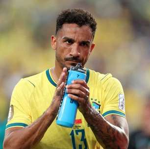 Danilo exalta evolução do Brasil na Copa e vê time mais maduro para o mata-mata