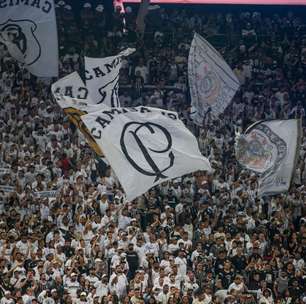 Ex-One Direction surpreende ao aparecer com camisa do Corinthians