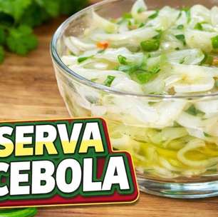Conserva de cebola muito bem temperada com ervas e azeite que dura bastante na geladeira