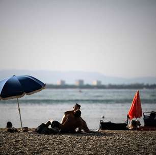 Paris proíbe provisoriamente consumo de bebidas alcóolicas devido a calor