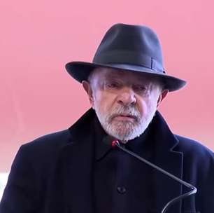 Lula diz que mundo está 'cheio de nego maluco' e afirma que Trump quer tomar Panamá e Groenlândia